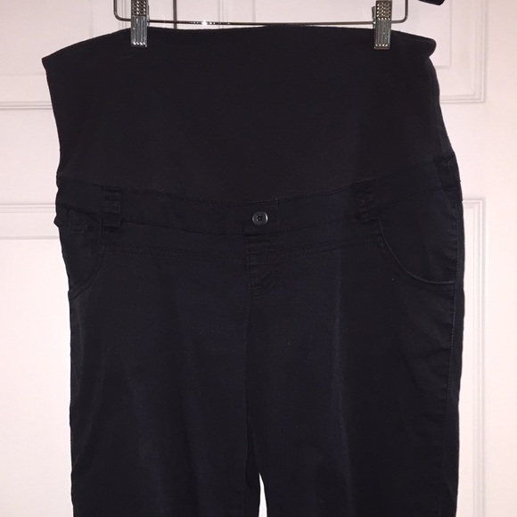 Thyme Maternity Capris Black Size Medium - Picture 2 of 12